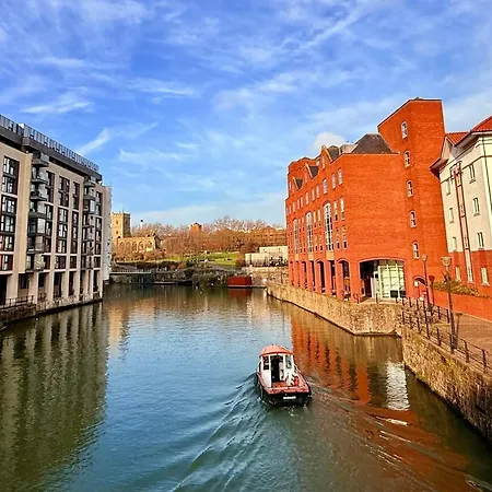 River View Flat & Secure Parking Appartamento